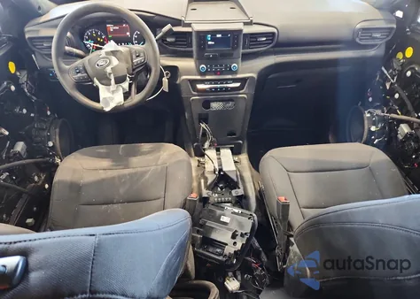 2023 Ford Explorer Police Interceptor z USA, uszkodzony, nr VIN 1FM5K8AW0PNA10005